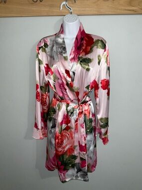 Joyspun Floral Satin Wrap Robe in Pink and Green Size Medium (8-10)
